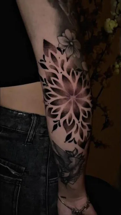 Mandala em fineline e whipshading